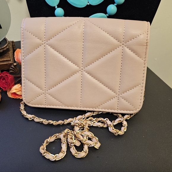 bebe flap crossbody chain bag in blush - Picture 3 of 5